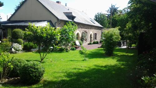 Au Patis De Cahot : Bed and Breakfast near Crevin