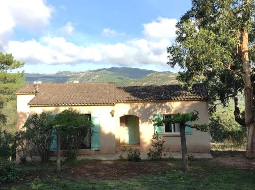 Maison à Palavesa : Guest accommodation near San-Gavino-di-Carbini