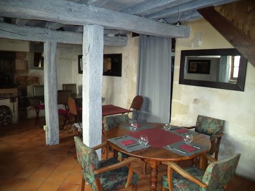 Epicerie Gourmande : Bed and Breakfast near Berthenay