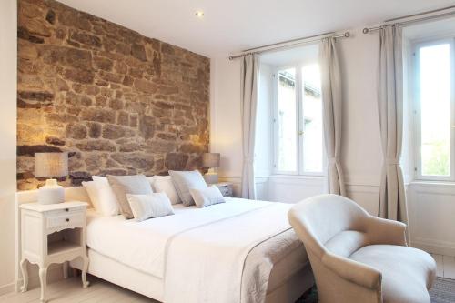Chambres Aux Sabots Rouges : Bed and Breakfast near Lignol