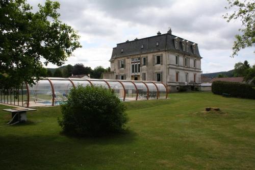 Le Château : Apartment near Champdray