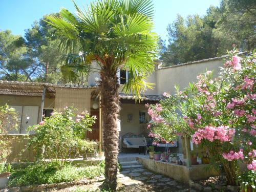 Shanti House Luberon : Guest accommodation near Sénas
