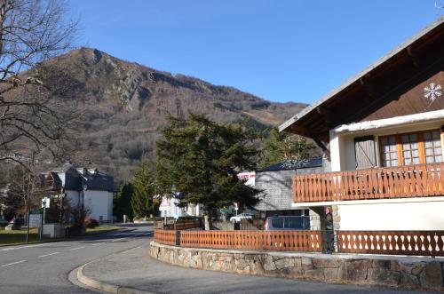 Chalet Neige Etoilée : Guest accommodation near Saint-Lary-Soulan