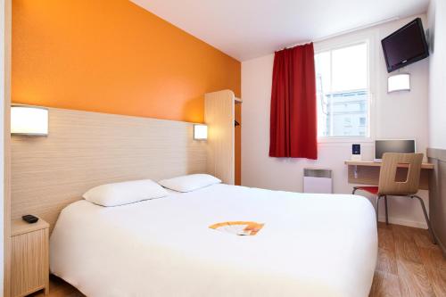 Premiere Classe Epernay : Hotel near Fontaine-sur-Ay