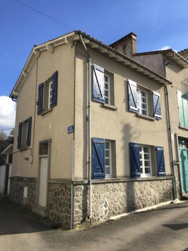 Gîte La Maison Hortensias : Guest accommodation near Chabanais