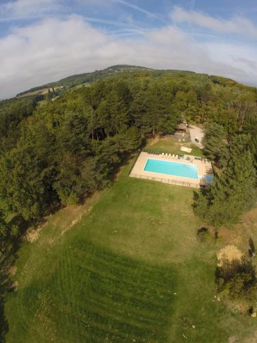 Safari Lodge du Grand Bois : Guest accommodation near Francillon-sur-Roubion