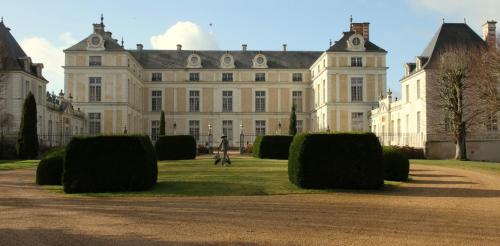 Chateau Colbert : Hotel near La Salle-de-Vihiers