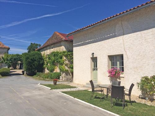 Maison Micheline, Manoir de Longeveau : Guest accommodation near Nanteuil-Auriac-de-Bourzac