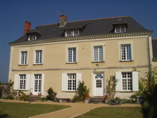 St Georges Chambres d'Hôtes : Bed and Breakfast near Restigné
