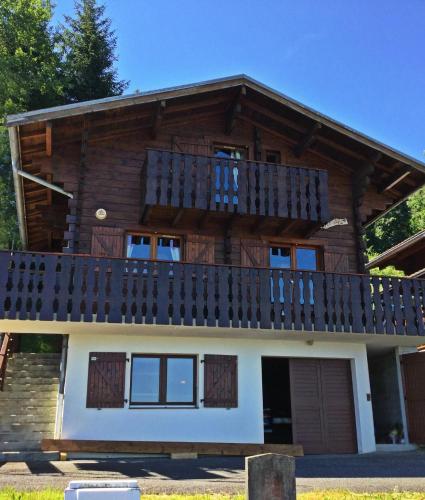 Chalet Le Perce Neige : Guest accommodation near Saint-Gingolph