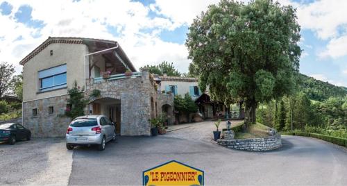 Le Pigeonnier B&B : Bed and Breakfast near Aouste-sur-Sye
