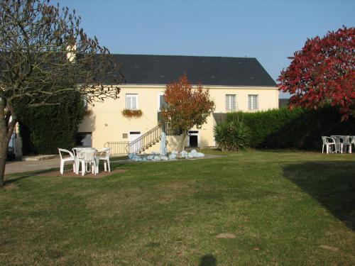 Le Grand Cerf : Hotel near Marcilly-sur-Maulne