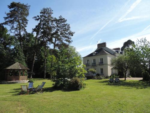 Cèdre et Charme : Bed and Breakfast near Saint-Branchs