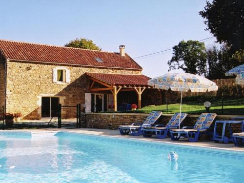 Maison De Vacances - Besse 3 : Guest accommodation near Cazals