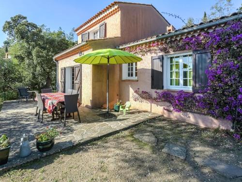 Villa Freesia villa 4 pieces : Guest accommodation near Bormes-les-Mimosas