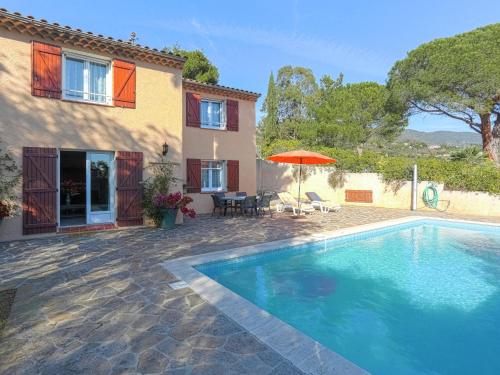 Villa l Oranger villa 5 pieces piscine privée : Guest accommodation near Bormes-les-Mimosas