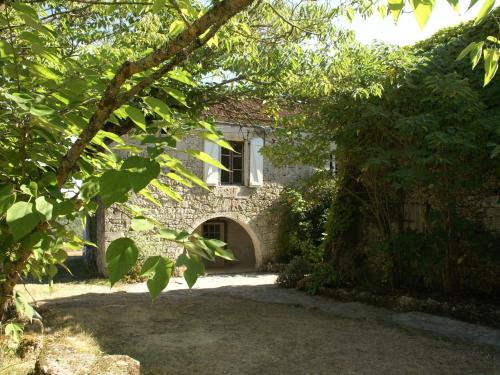 Maison De Vacances - Montaigu De Quercy 1 : Guest accommodation near Saint-Amans-du-Pech