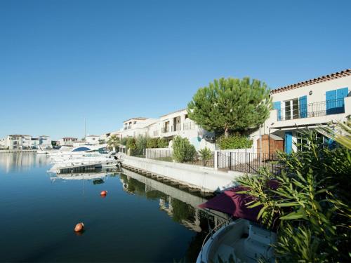 Holiday home Au Bord De L Eau 2 : Guest accommodation near Aigues-Mortes