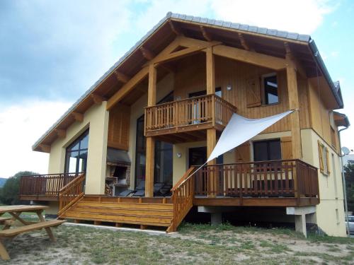 Entre Lac Et Montagne : Guest accommodation near La Bréole