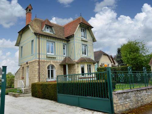 Villa Normande : Guest accommodation near Condé-sur-Seulles