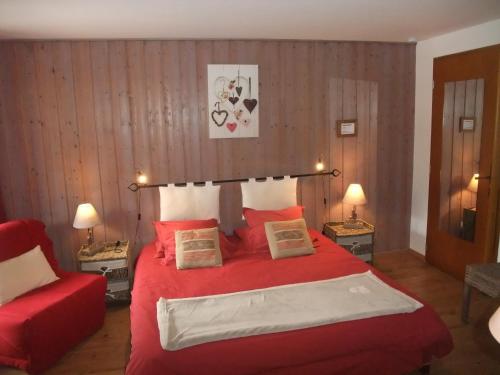 Le Domaine du Grand Cellier Chambres d'hôtes en Savoie : Bed and Breakfast near Venthon
