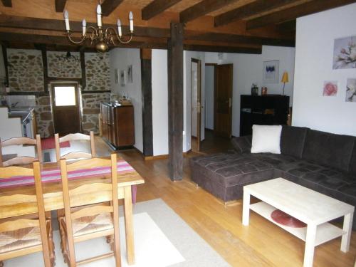 Betaillole : Guest accommodation near Lagarde-Enval