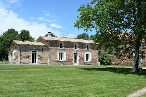 Gîte de la Guirandole : Guest accommodation near Saint-Seurin-sur-l'Isle