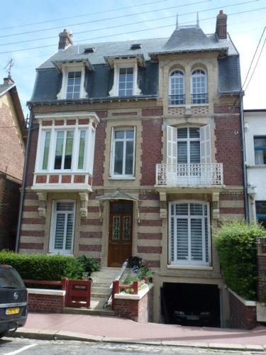 Appartement Ferry : Apartment near Rouxmesnil-Bouteilles