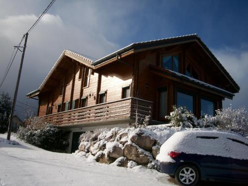 Chalet Les Aigles : Bed and Breakfast near Etaux