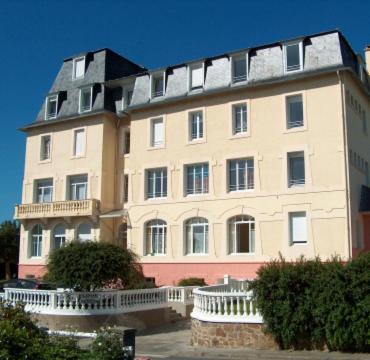 Residence des Bains : Guest accommodation near Locquénolé