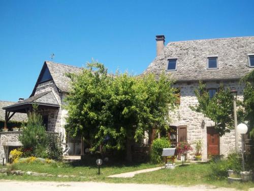 Ferme des Capellous : Bed and Breakfast near Campuac