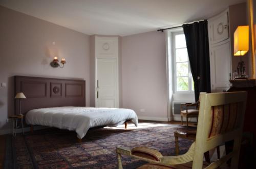 Château des Noces : Bed and Breakfast near Tallud-Sainte-Gemme