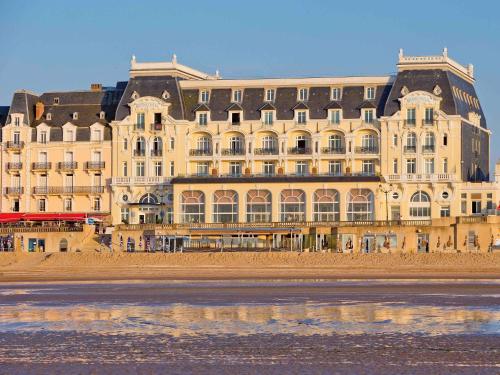 Le Grand Hotel Cabourg - MGallery by Sofitel : Hotel near Cabourg