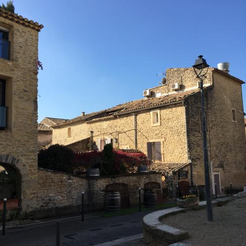Le Vieux Bistrot : Guest accommodation near Cabrières-d'Avignon
