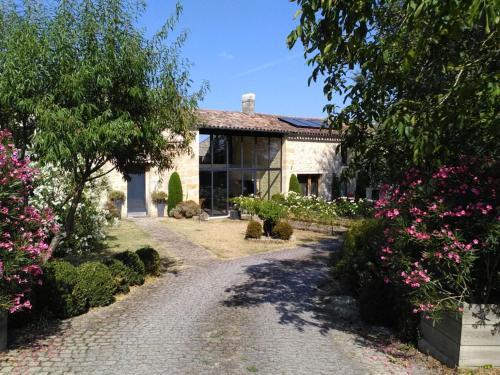 5 Lasserre : Bed and Breakfast near Le Pout