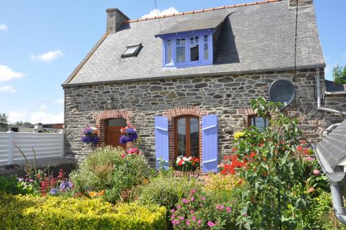 Maison De Pierre Bretonne : Guest accommodation near Troguéry