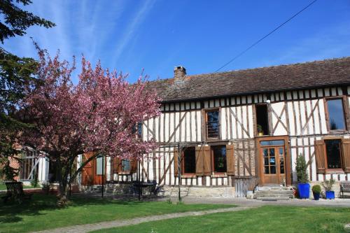 Le Coteau de l'Orme : Bed and Breakfast near Rouilly-Sacey