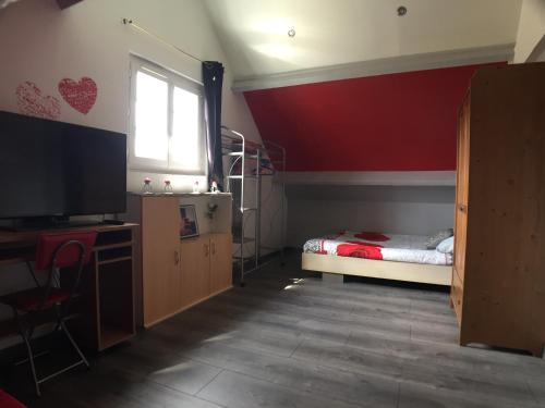 Room near airport Roissy CDG : Guest accommodation near Mareil-en-France