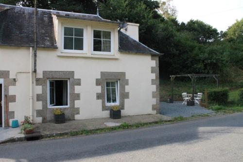 Cottage Pommier : Guest accommodation near Locarn