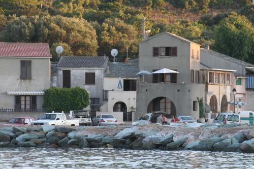 Maison a la pointe du Cap Corse : Guest accommodation near Tomino