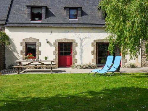 Holiday Home Kergroix : Guest accommodation near Baud
