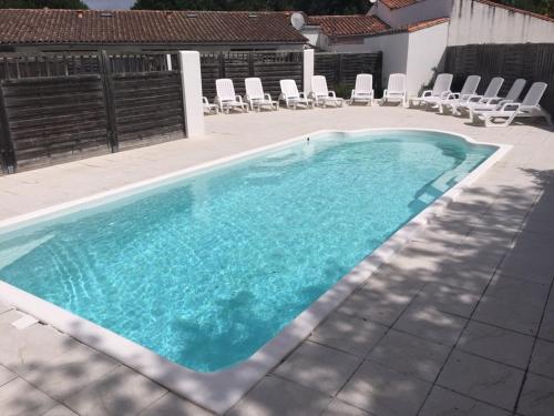 Holiday home Rue Charles de Gaulle : Guest accommodation near Rivedoux-Plage
