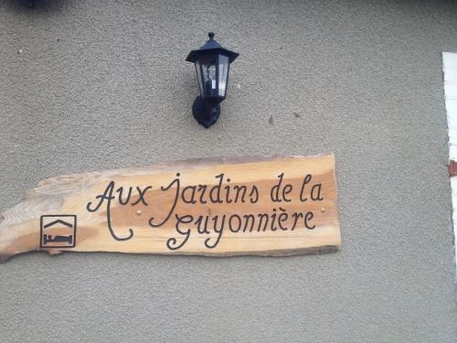 Aux Jardins De La Guyonnière : Guest accommodation near Guécélard