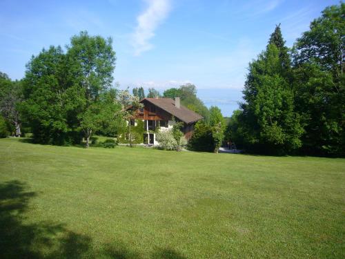 Domaine de l'Olifant : Bed and Breakfast near Lyaud