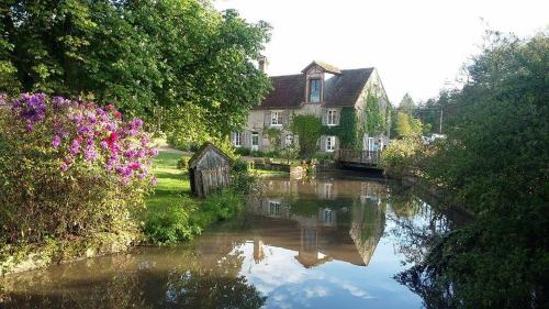 Chambres d'hôtes Le Moulin de Crouy : Bed and Breakfast near Thoury