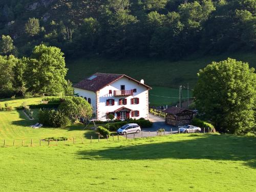 Maison Aguerria : Bed and Breakfast near Urepel